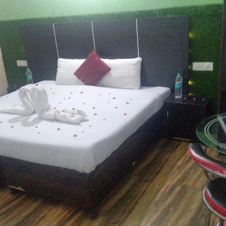 The Palm Tree -Family Stay Amritsar Ngoại thất bức ảnh