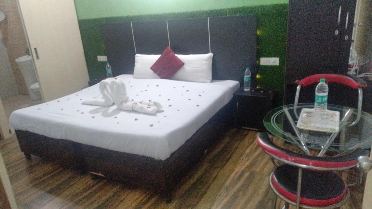 The Palm Tree -Family Stay Amritsar Ngoại thất bức ảnh